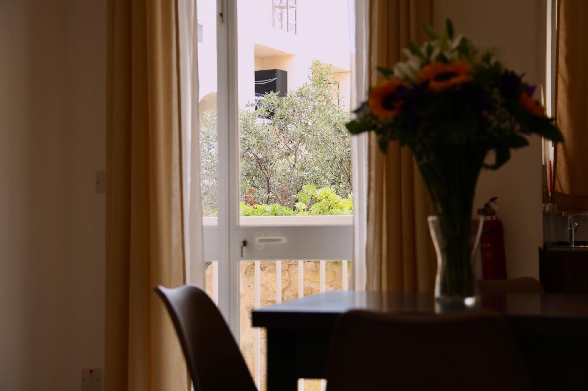 Spinola Apartment Saint Julian's Bagian luar foto